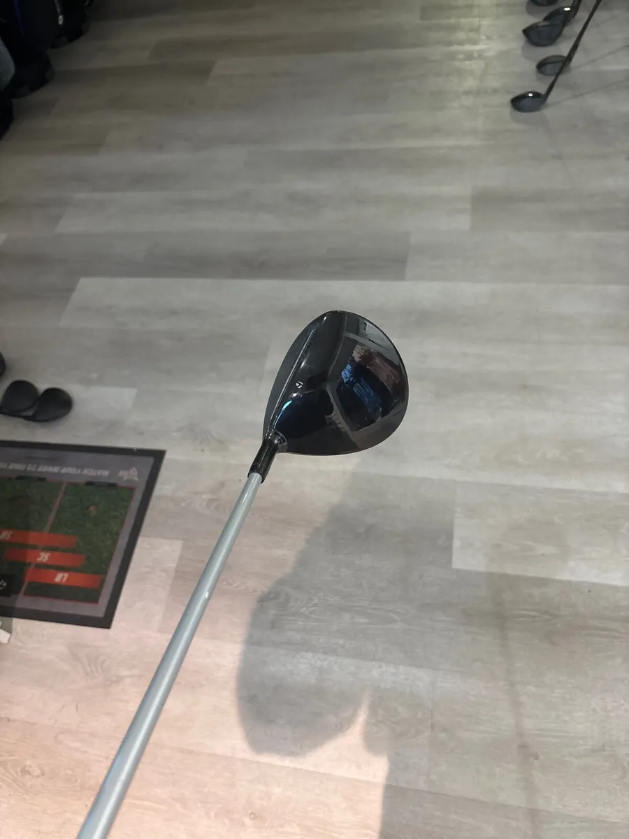 Taylor Made Qi10 Max Ladies (5 Wood + 5 hybrid) - Image 2