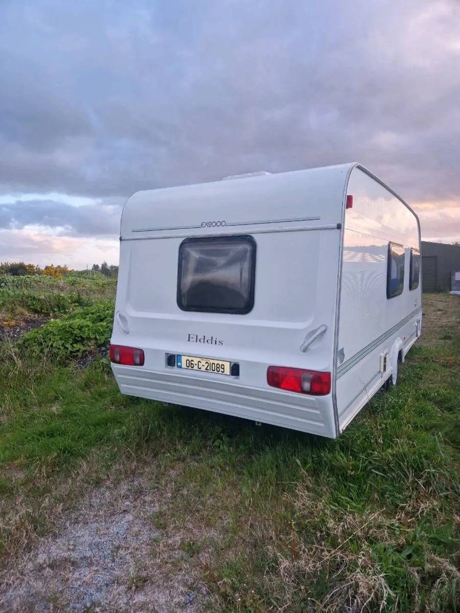 4/5 berth elldis typhoon ex2000 - Image 3