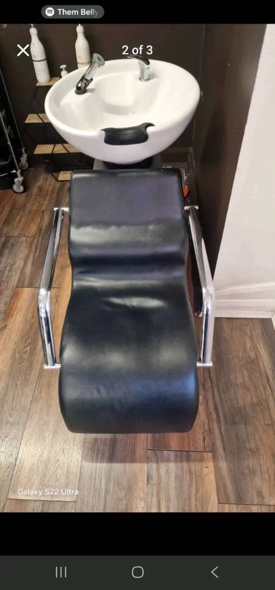 Salon furniture - Image 1