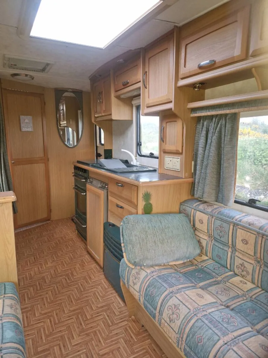 4/5 berth elldis typhoon ex2000 - Image 4