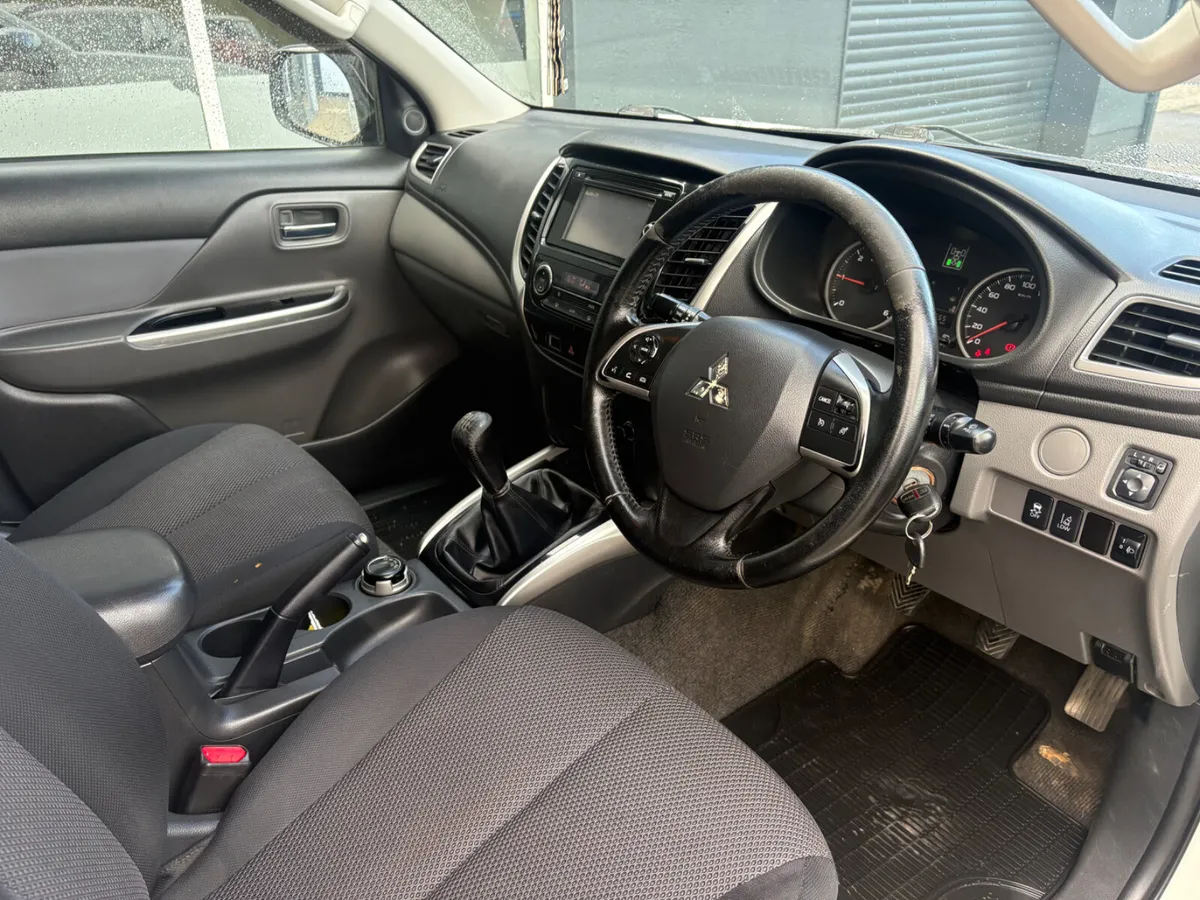Mitsubishi L200 Warrior 2.3D  2016 - Image 4