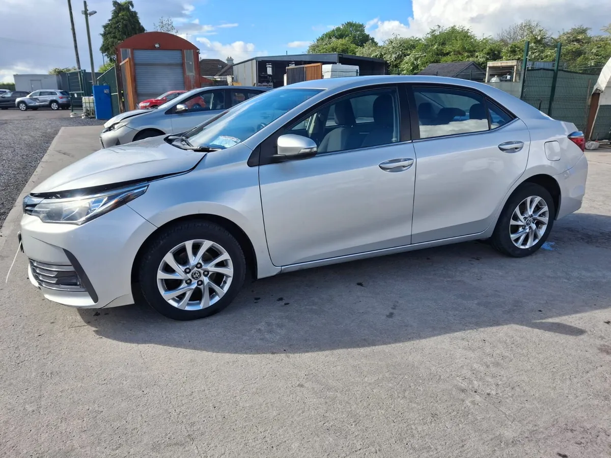 2017 Toyota Corolla 1.4 D4D Light Damage - Image 1