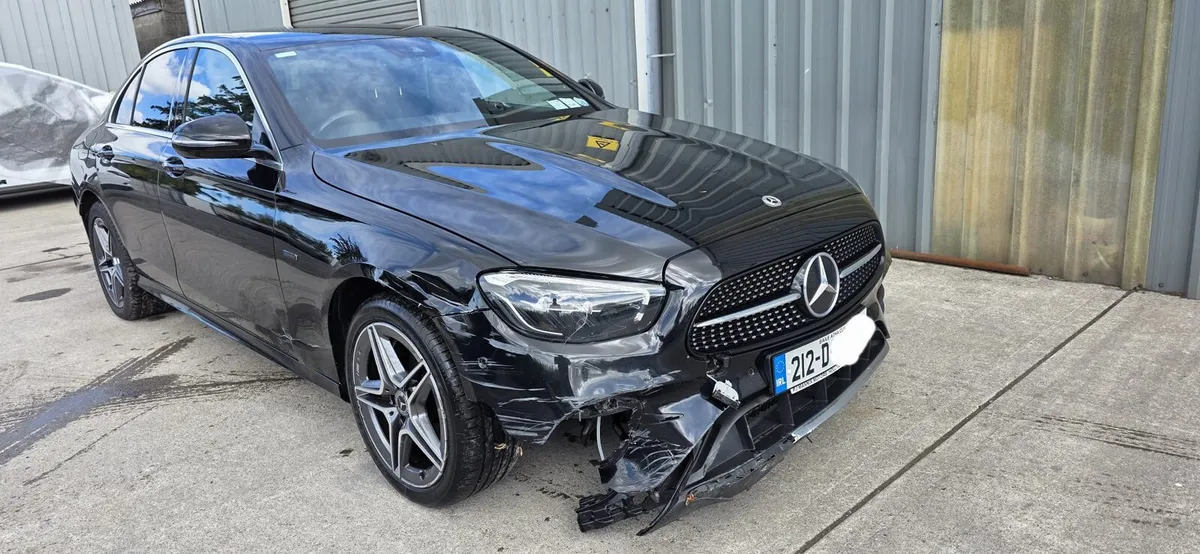 212 MERCEDES E300D AMG-LINE - Image 3