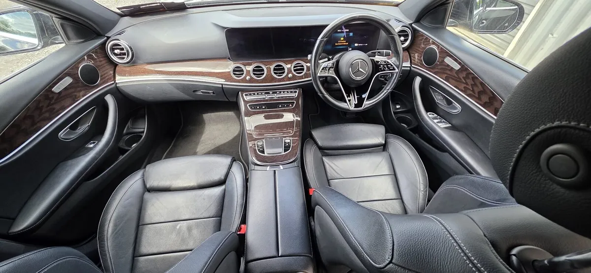 212 MERCEDES E300D AMG-LINE - Image 4