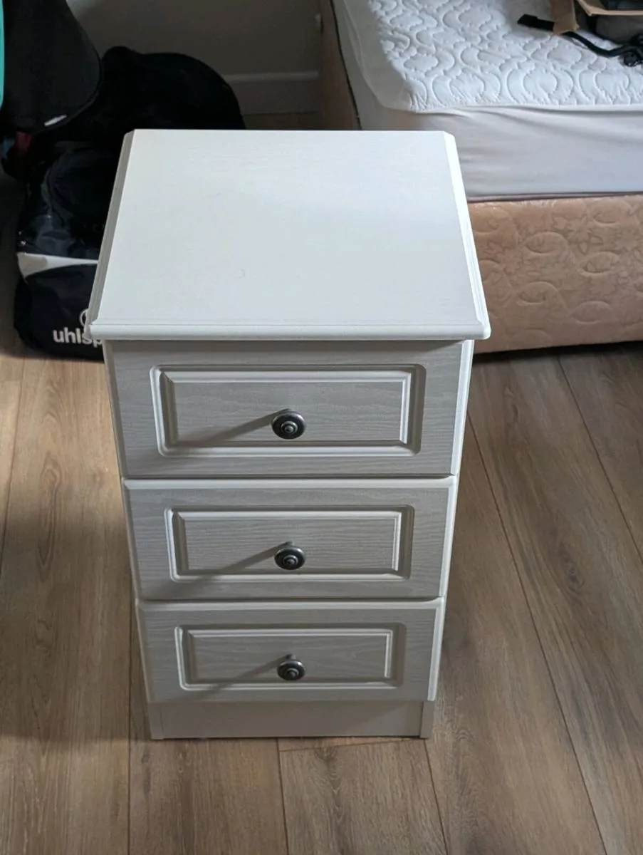 Locker (free to collect)