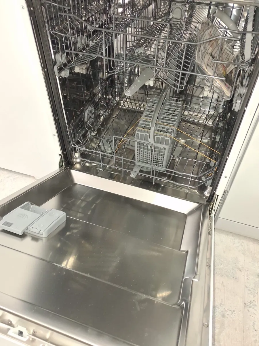 Normende Free Standing Dishwasher - Image 2