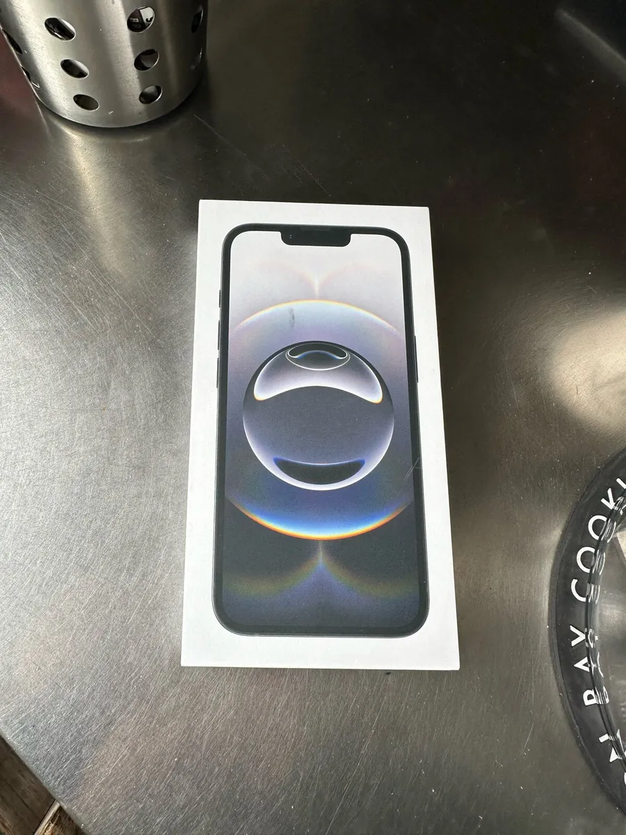 iPhone 16e - Image 1