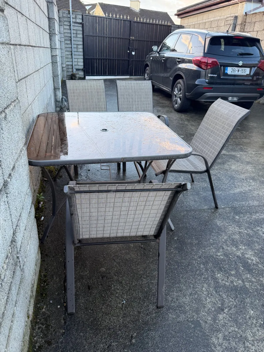 Table chairs - Image 1