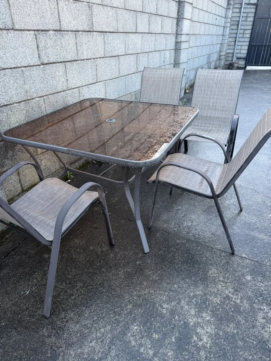 Table chairs - Image 2