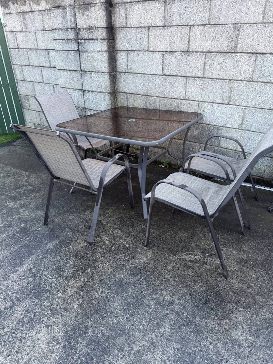 Table chairs - Image 3