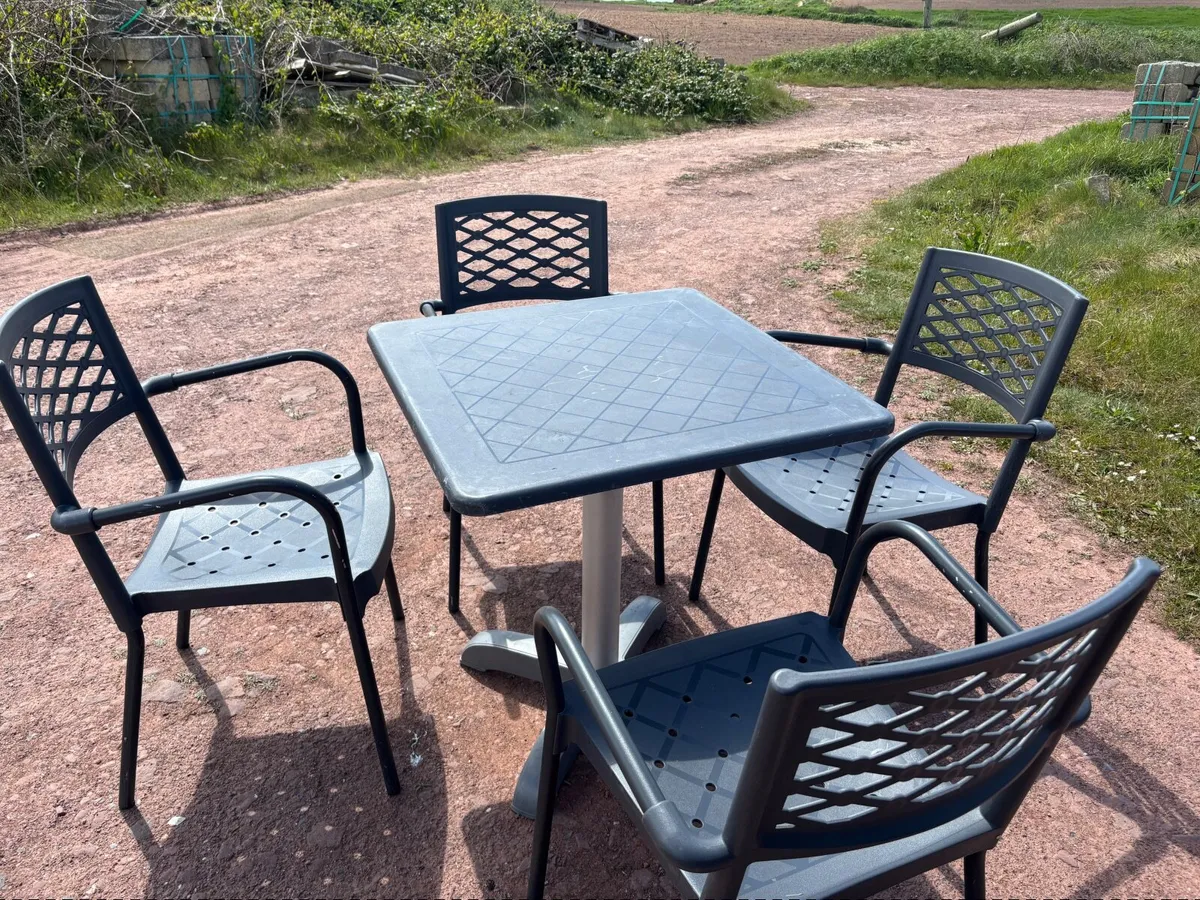 Outdoor seating cafe restaurant pub - Image 1