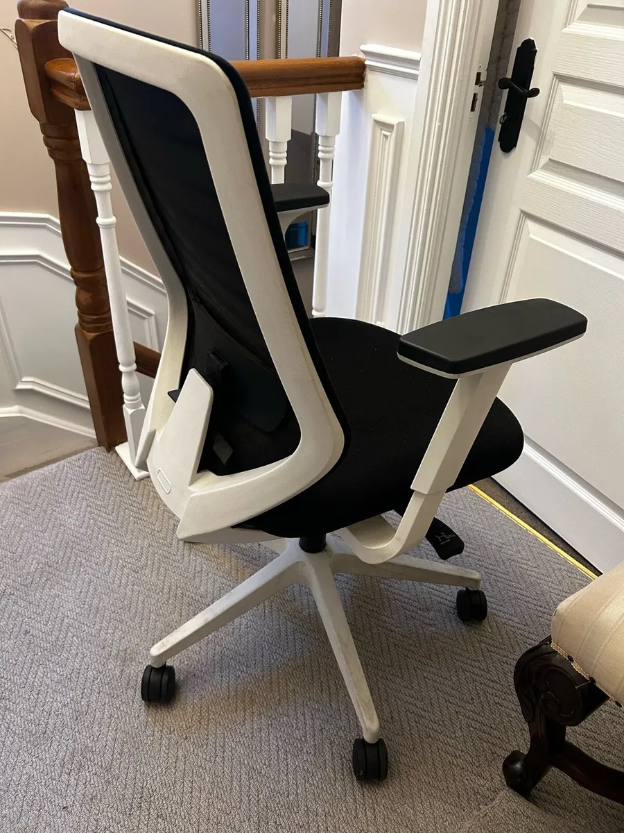NV Ergonomic Office Chair White Frame - Image 3