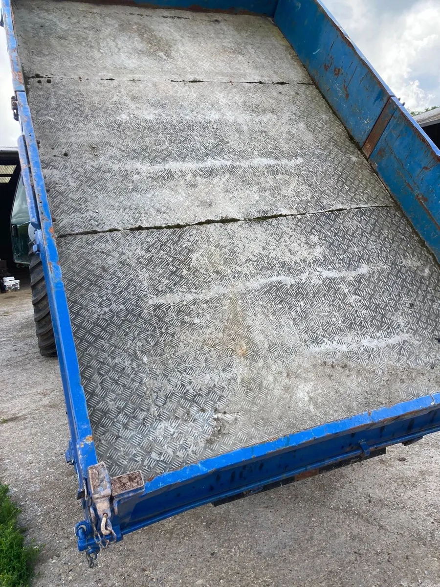 Tipping trailer - Image 2