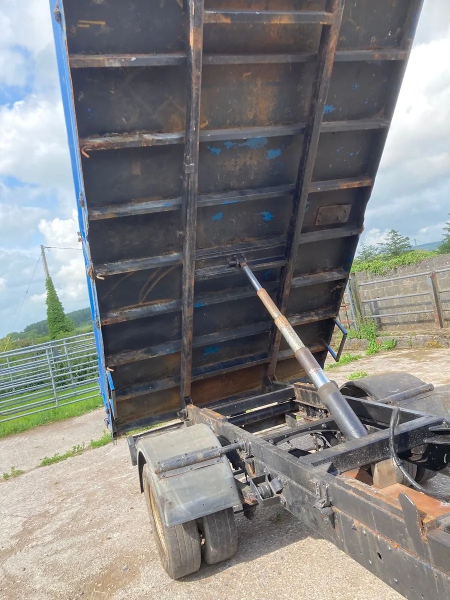 Tipping trailer - Image 3