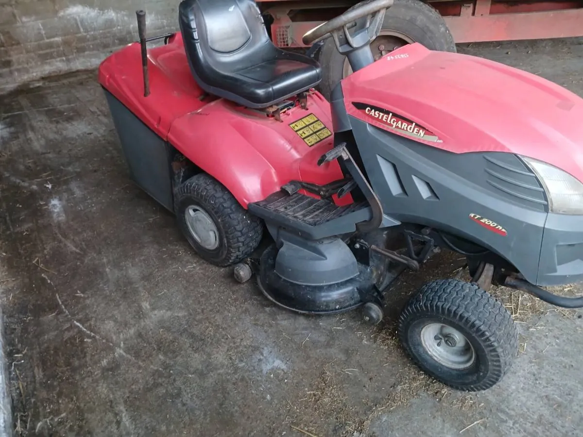Castlegarden Ride on Lawnmower - Image 2