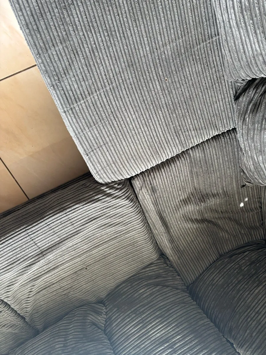 Corner couch - Image 3