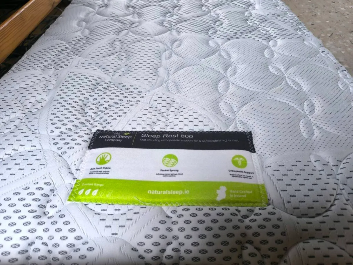 Single bed and as good as new mattress - Image 2