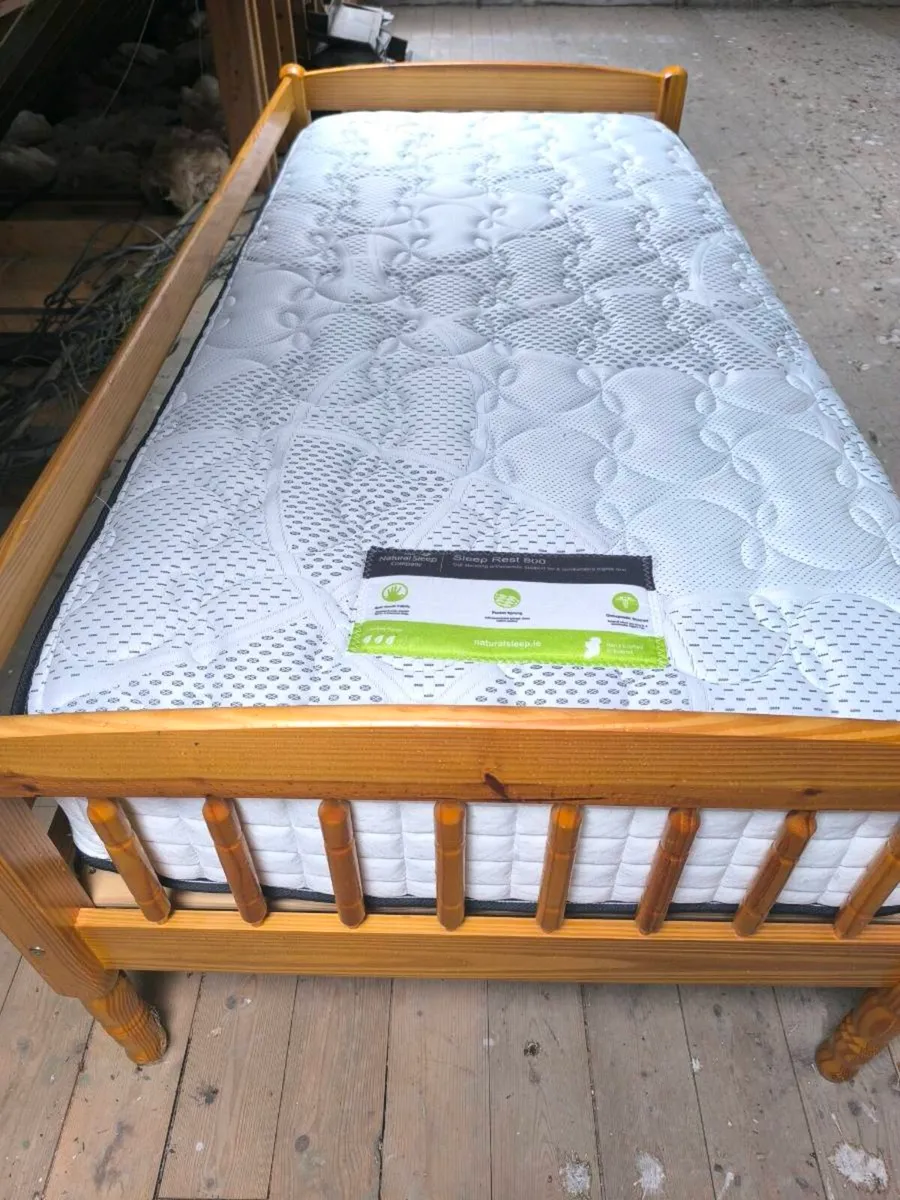 Single bed and as good as new mattress - Image 3