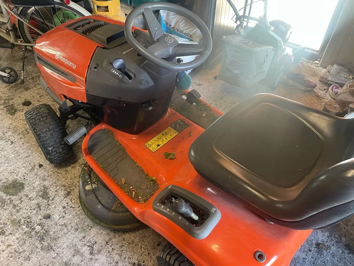 Husqvarna Ride on lawn mower - Image 2