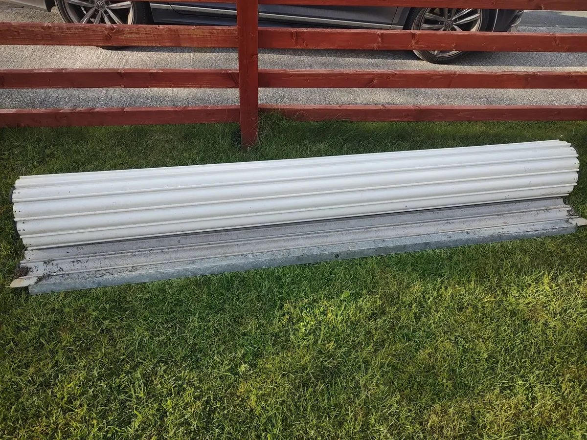 Garage roller door - Image 1
