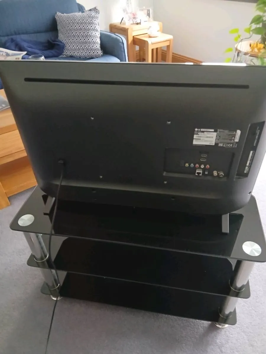 TV and Table - Image 4