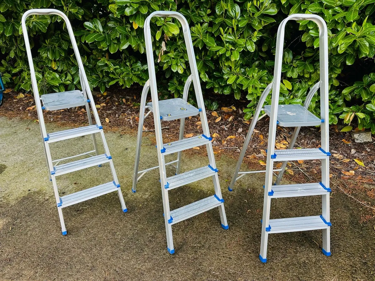 3 ALUMINIUM LADDERS LIKE NEW!! - Image 1