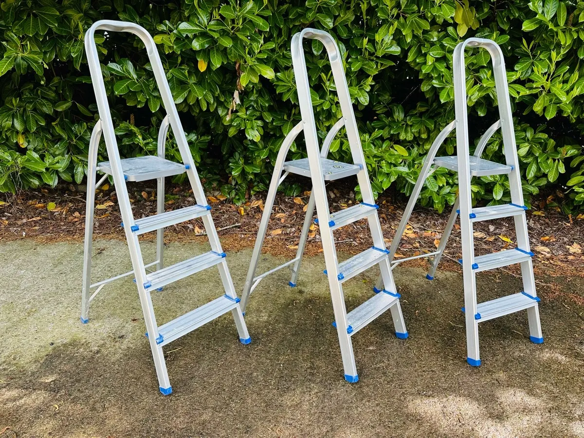 3 ALUMINIUM LADDERS LIKE NEW!! - Image 2
