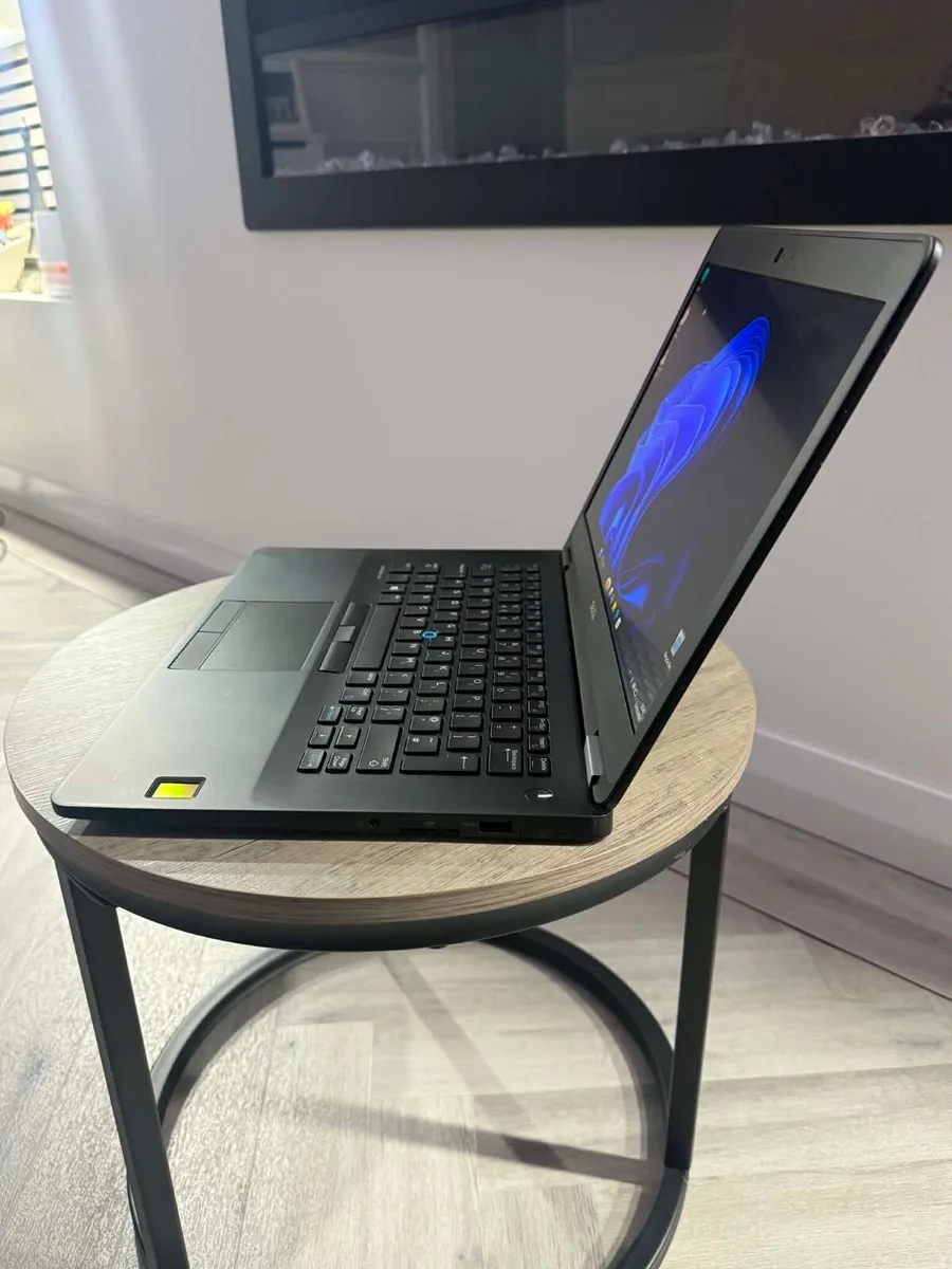 Laptop - Image 2