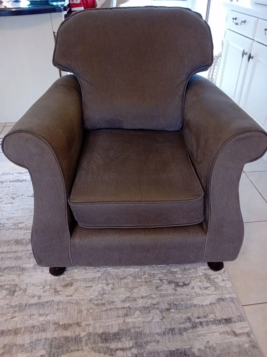 Couch - Image 3
