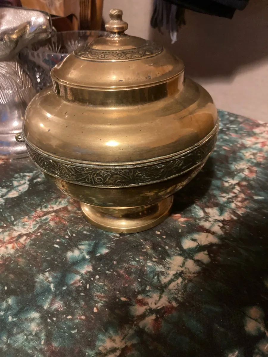 Indonesia brass bowl circa 1910 free postage - Image 1