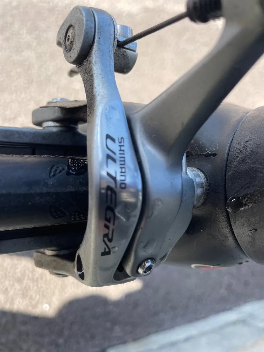 Cube racing bike in great condition - Image 2