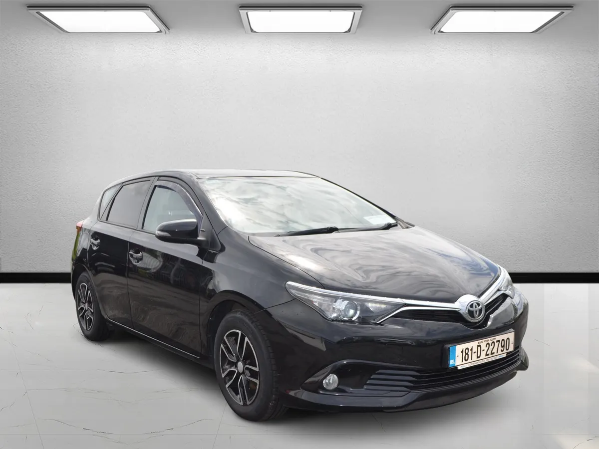 18 Toyota Auris 1 OWNER LOW KMS - Image 1
