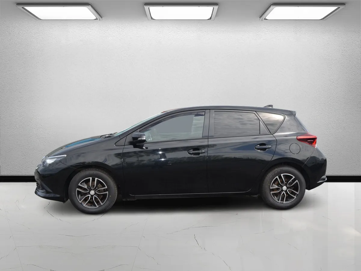 18 Toyota Auris 1 OWNER LOW KMS - Image 4