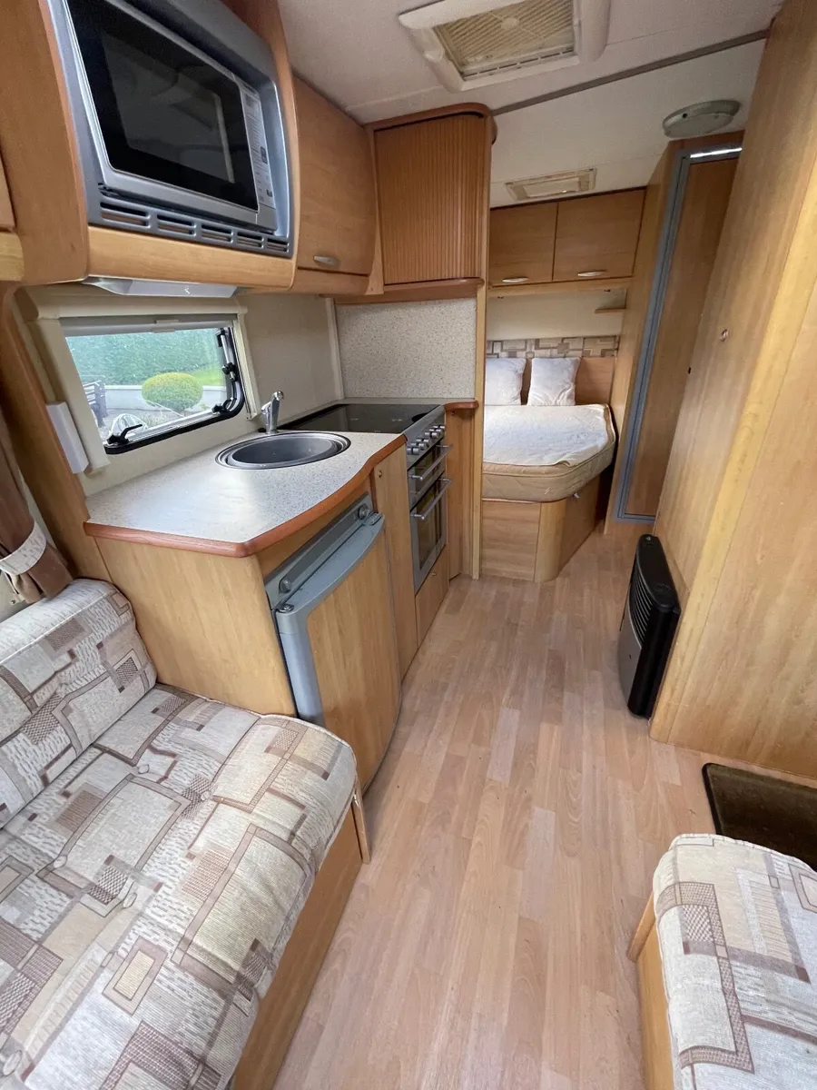 Caravan - Image 2