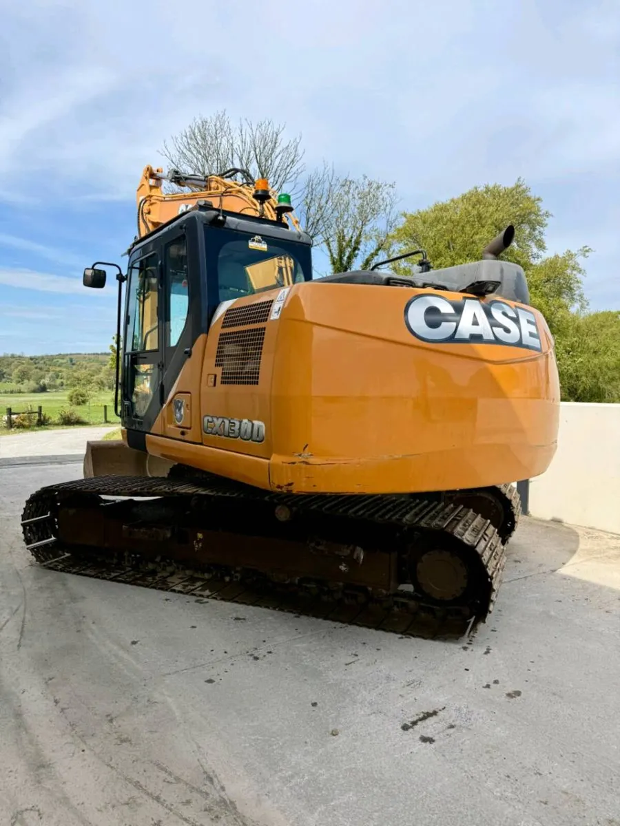 Excavator - Image 4