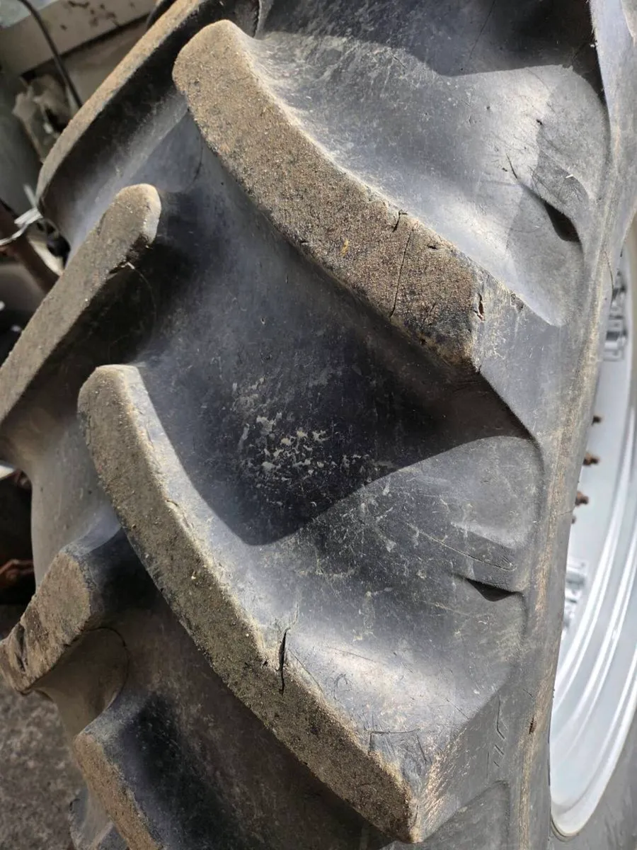 480/380 tyres - Image 4