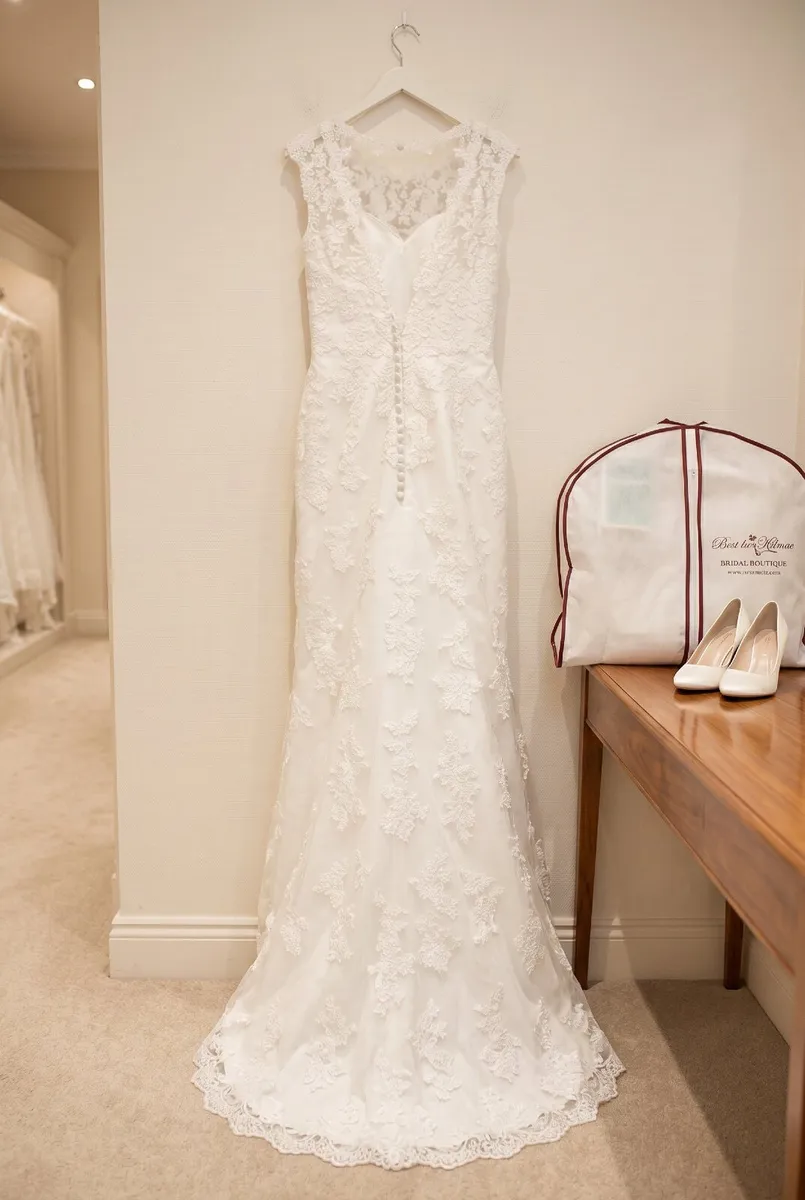 Wedding dress - Image 2