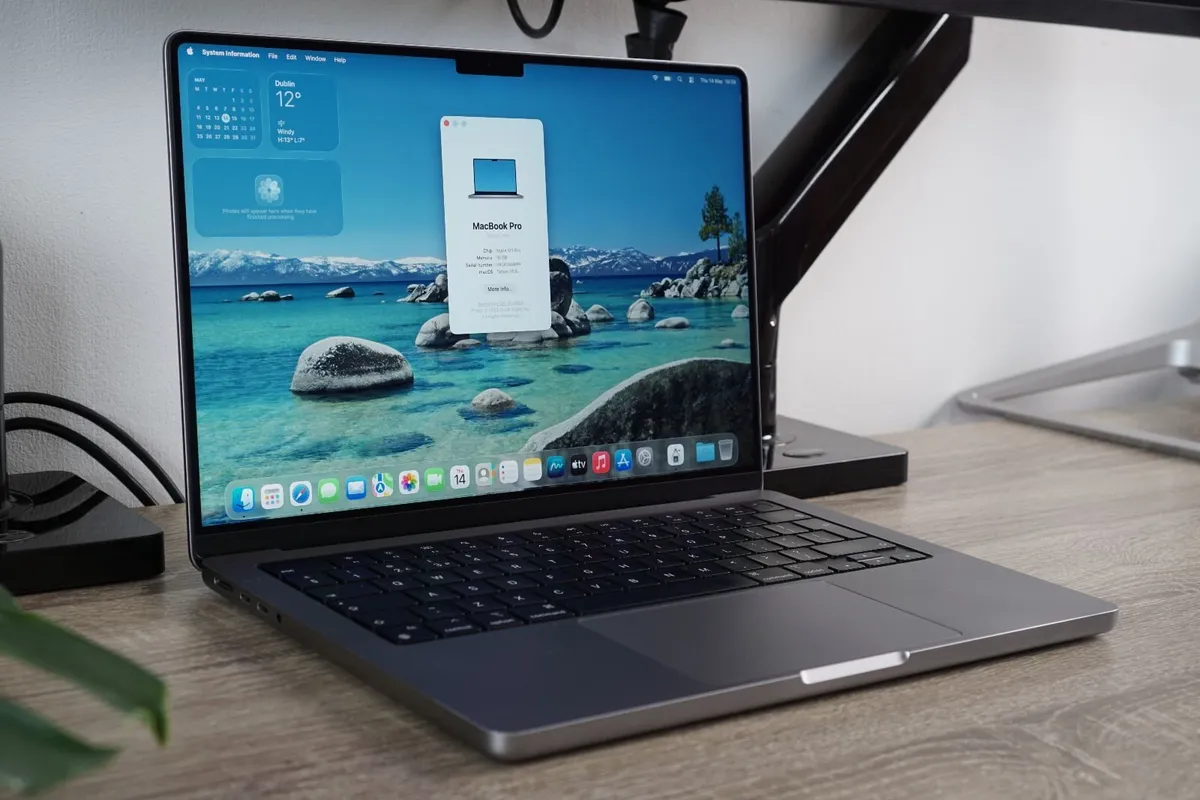 Macbook Pro 14" 2021 M1 Pro | 16GB Ram | 512GB - Image 1