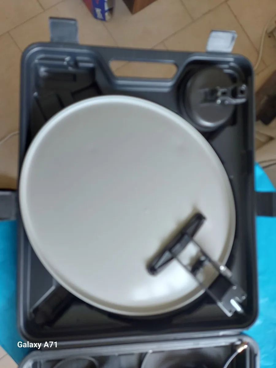 Satellite Dish with accessories in Carry Case - Image 3