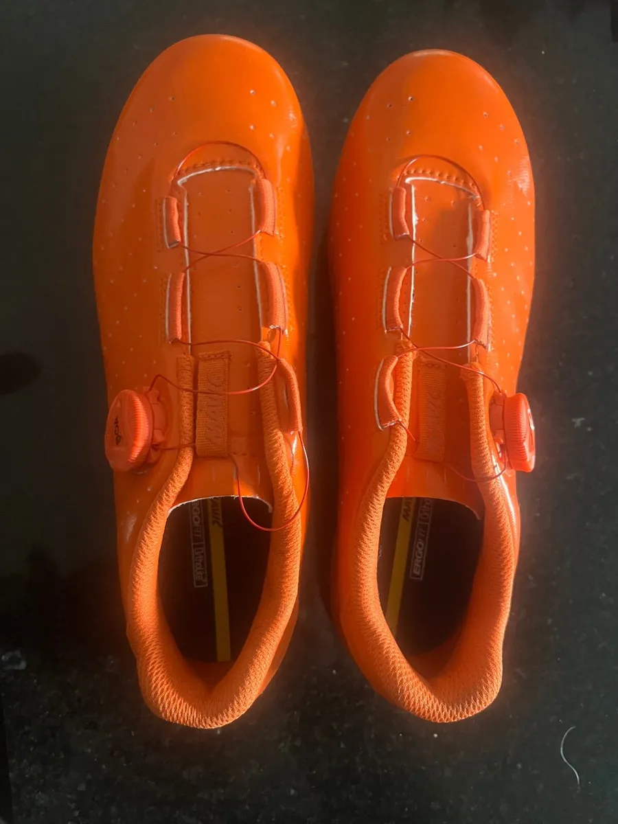 Cycling shoes - Image 1