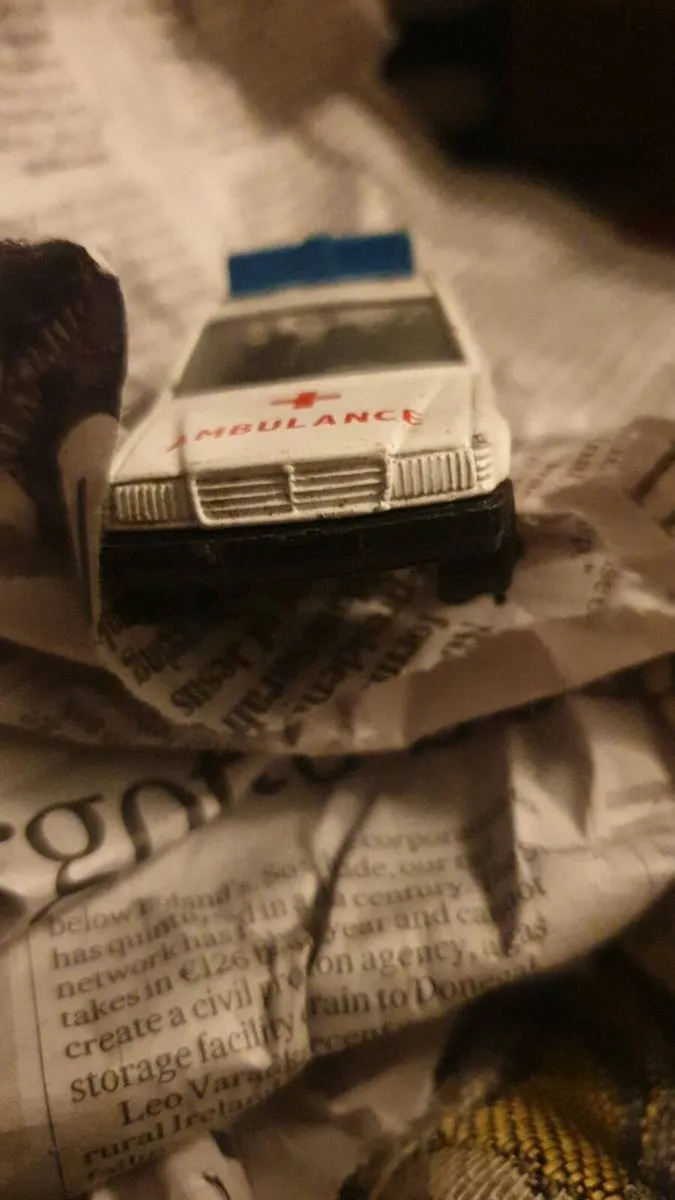 RARE MERCEDES 300 TD DIE.CAST MODEL - Image 2