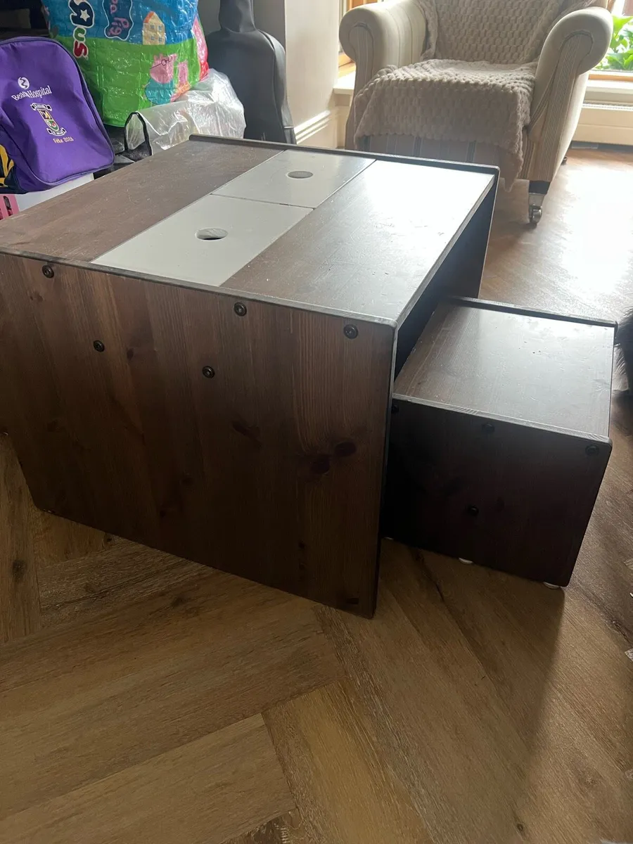 Kids play table and stools (Flexa) - Image 3