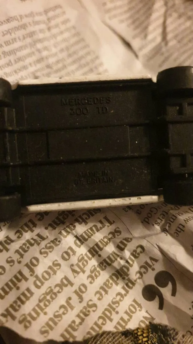 RARE MERCEDES 300 TD DIE.CAST MODEL - Image 4