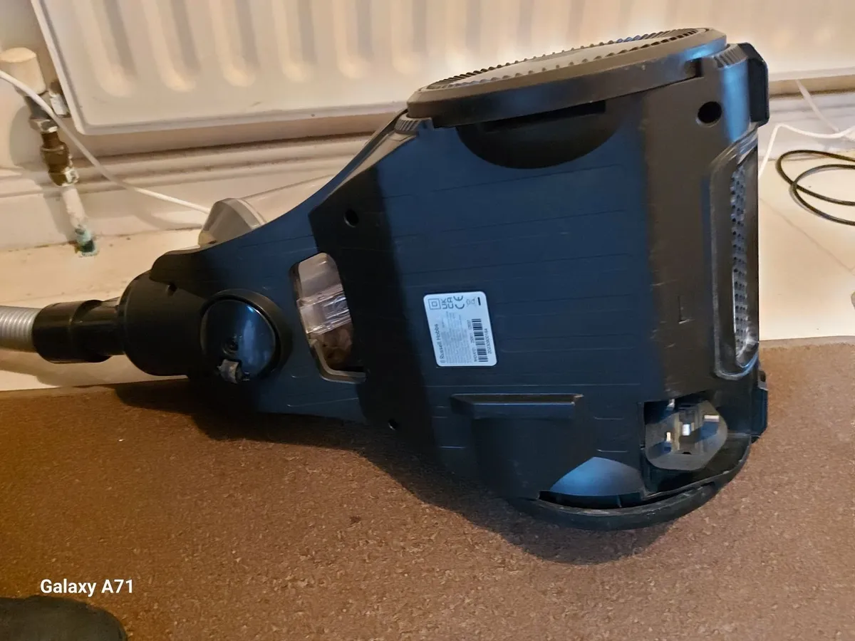 Russell Hobbs Model RHCV4101 Vacuum Cleaner - Image 3