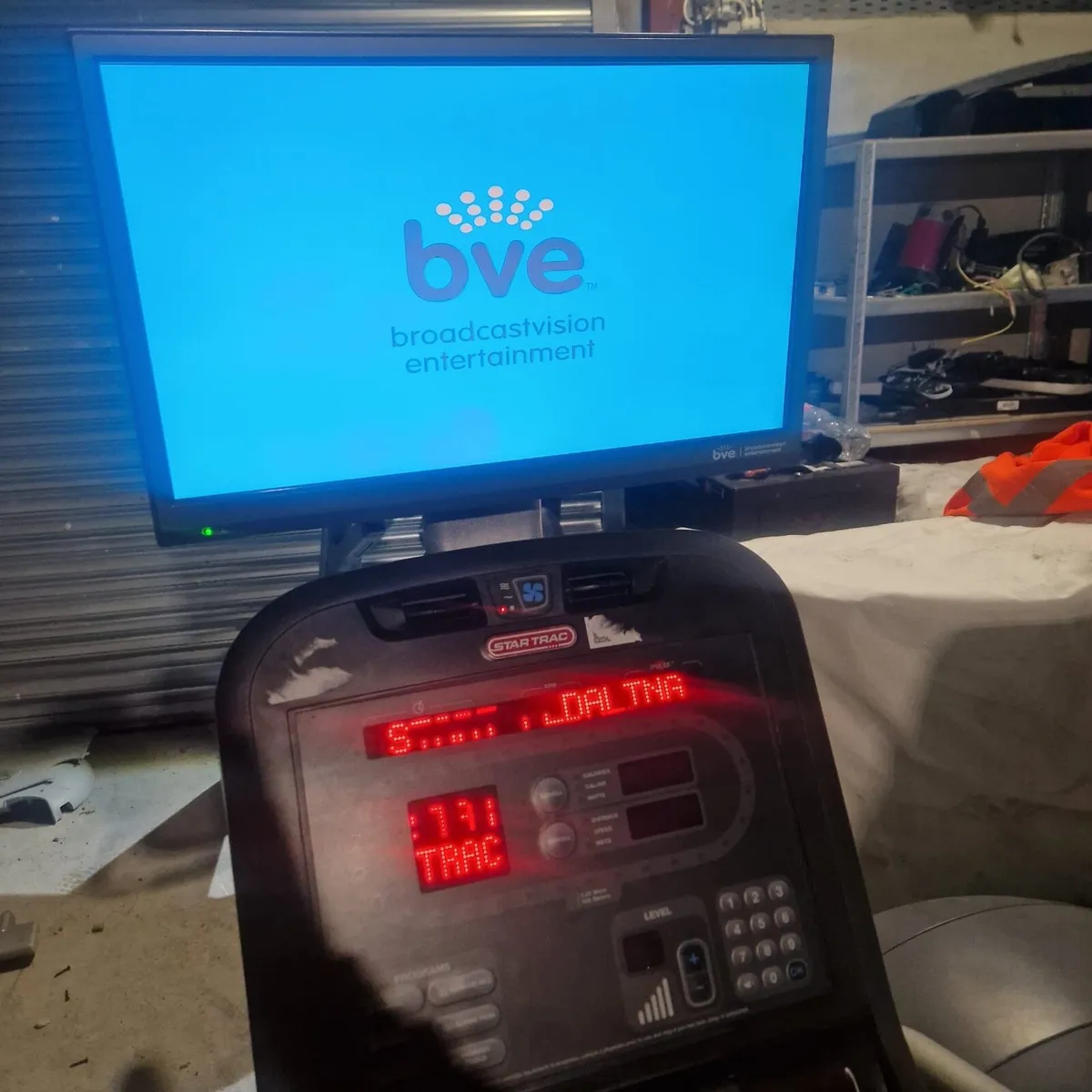 ⭐️⭐️STARTRAC RECUMBENT BIKE GYM CLEARENCE - Image 2