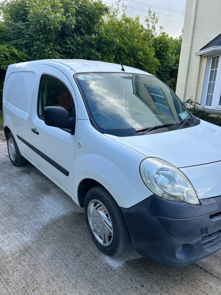 Van - Image 4