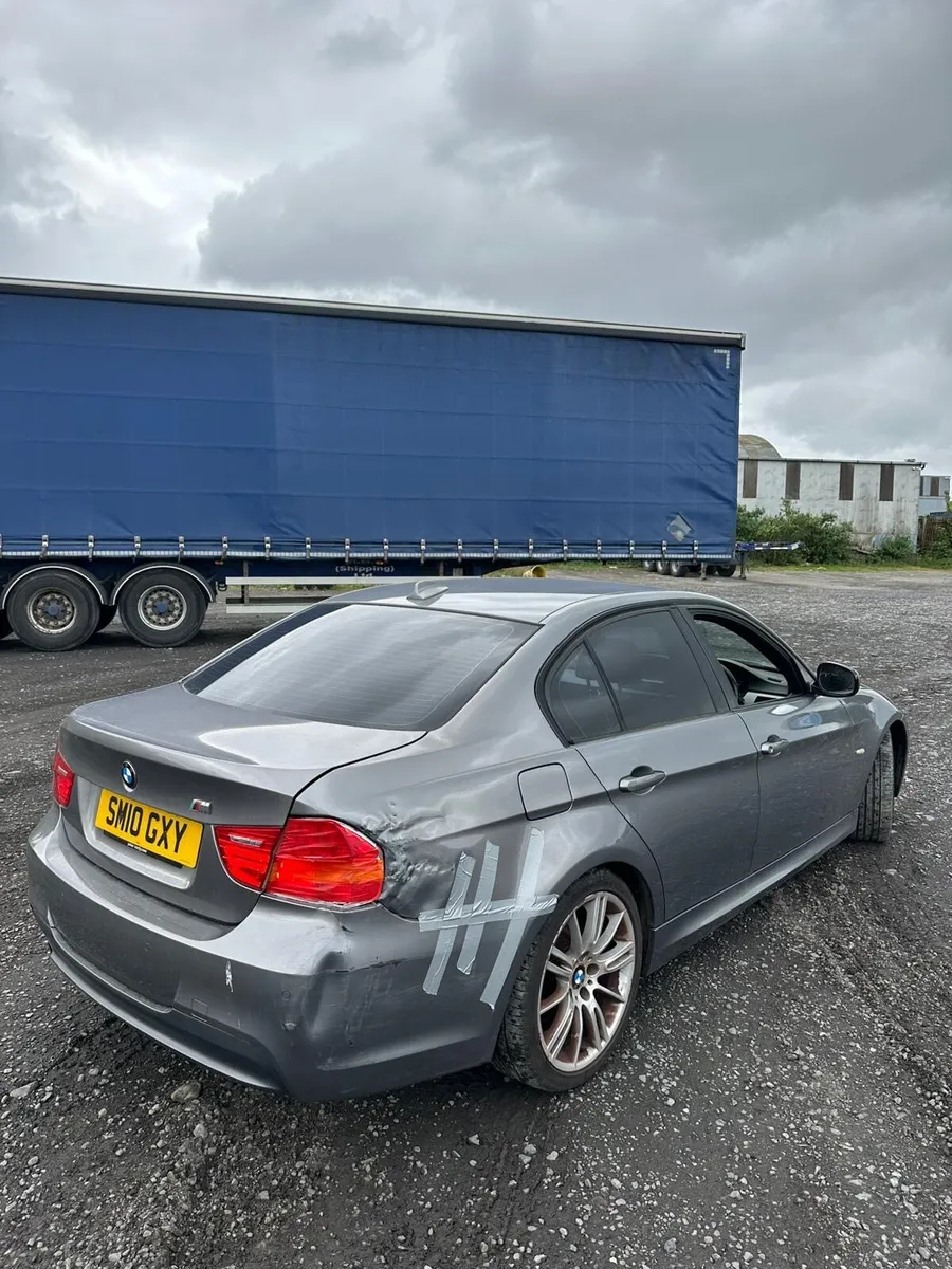 BMW 318i BREAKING - Image 4