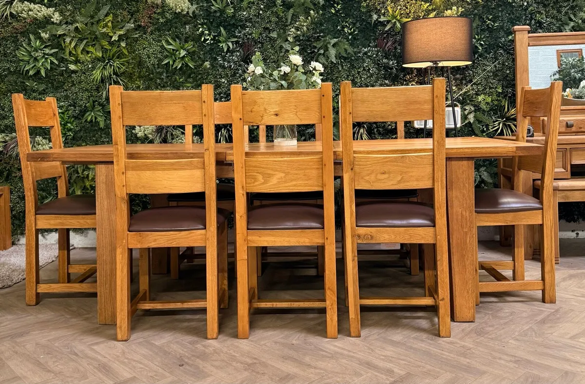 Large Extending oak kitchen table & 8 chairs - Image 1