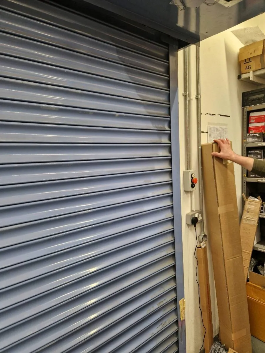 Roller sutter door - Image 3