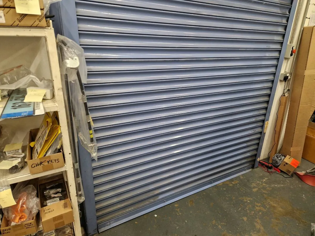Roller sutter door - Image 2